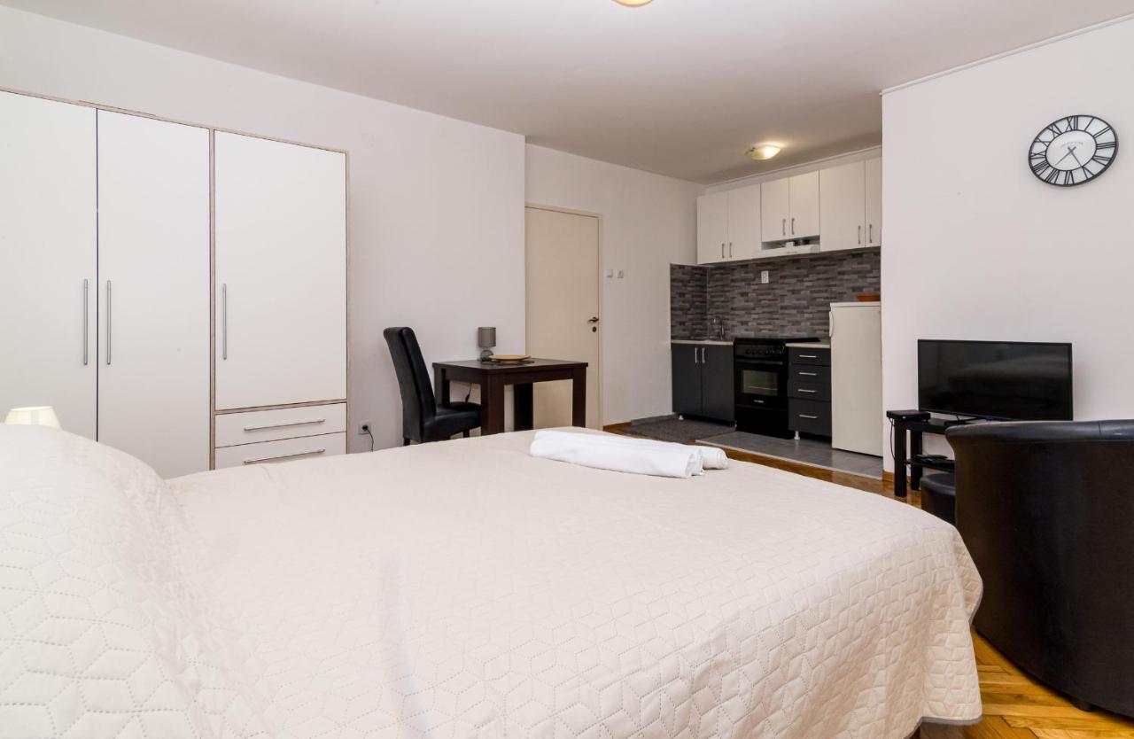 Apartman Pionir Beograd Ngoại thất bức ảnh